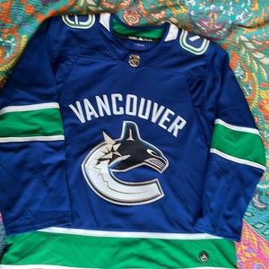 Adidas Hockey Sweater- Vancouver Canucks- XXL